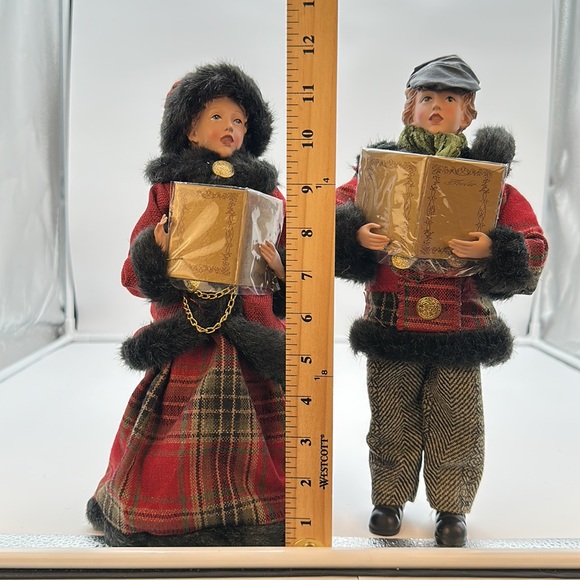 2-piece Dickens Children Carolers by Valerie